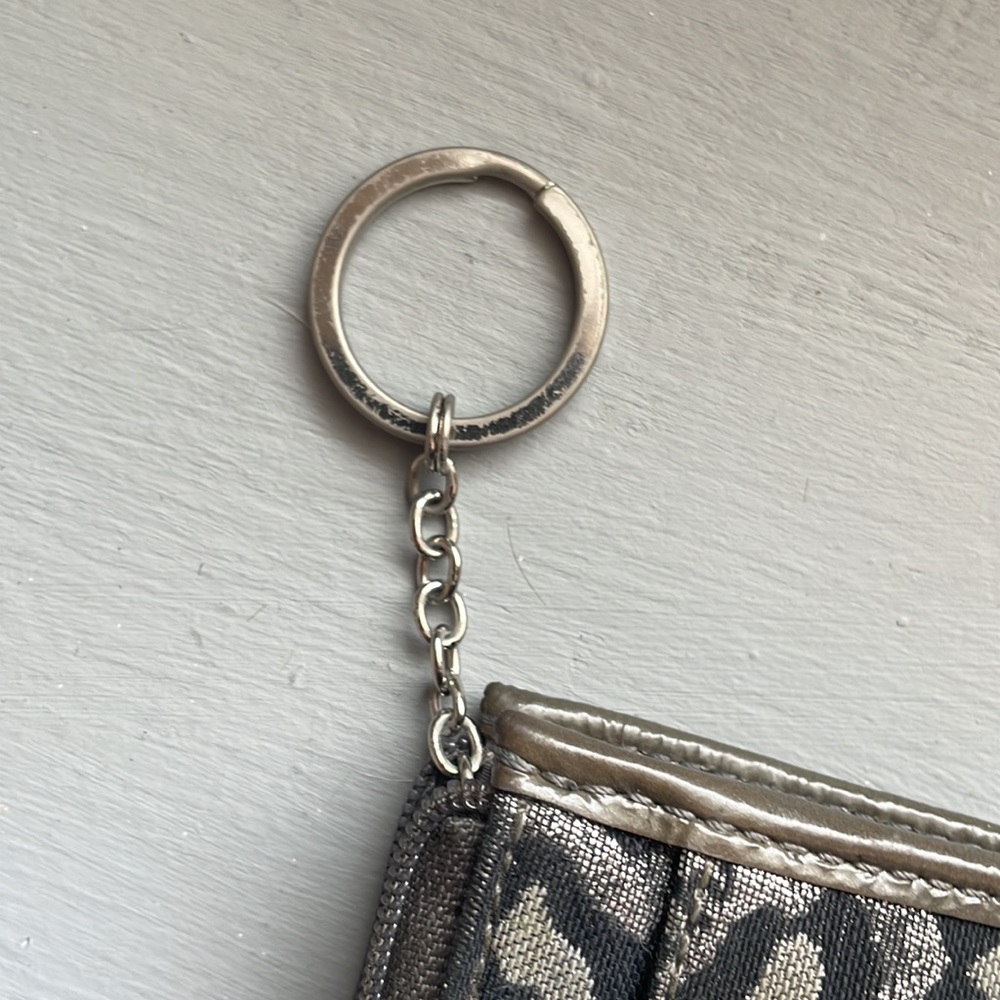 wallet - Picture 4 of 5